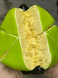 Hình ảnh Bánh sầu riêng lá dứa (14cm)
