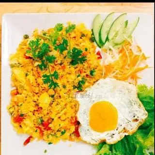 Hình ảnh Cơm Rang Thập Cẩm Trứng Ốp La 