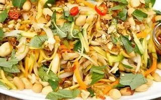 Hình ảnh Gỏi xoài sốt me xay