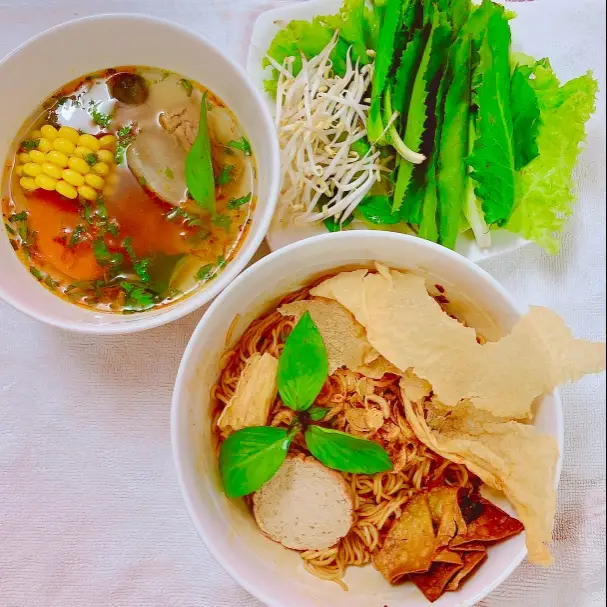 Hình ảnh HỦ TIẾU KHÔ SA TẾ CHAY