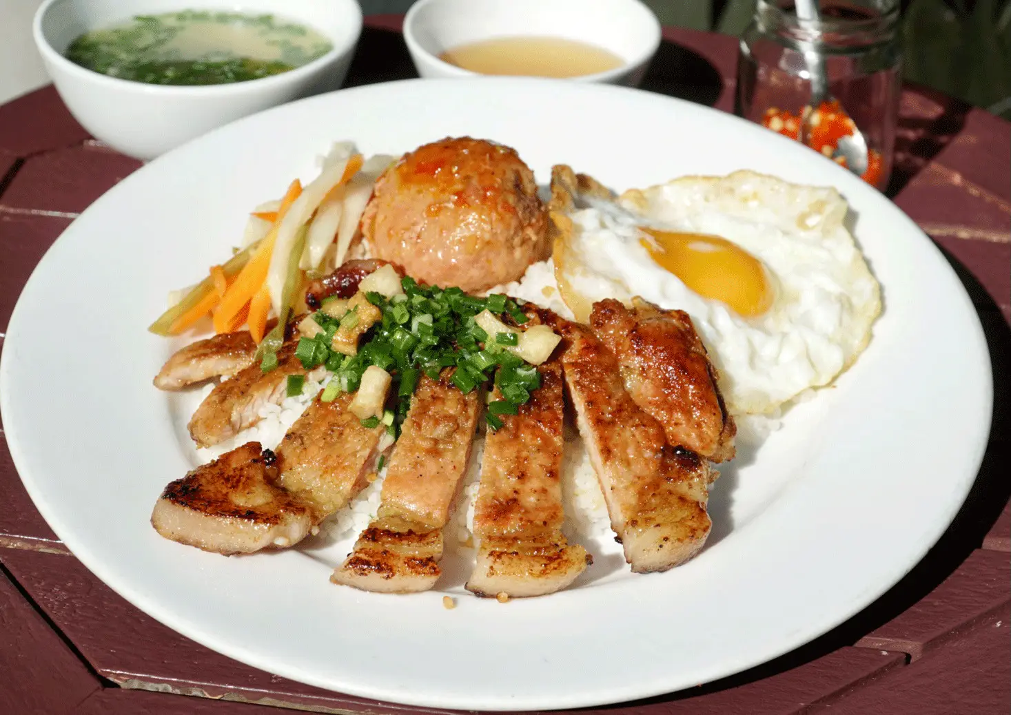 Hình ảnh Cơm Sườn Ốp La Xíu Mại