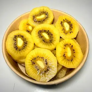 Hình ảnh Kiwi vàng gọt sẳn