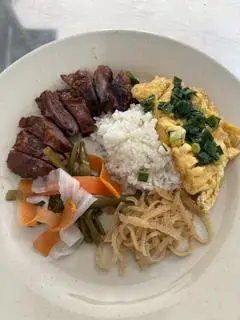 Hình ảnh cơm tấm thịt dăm mở + ốp lết