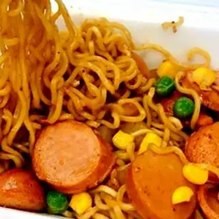 Hình ảnh Mì Trộn Xúc Xích