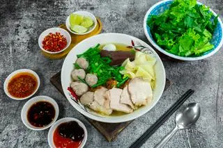 Hình ảnh Tô bò viên Hoành Thánh Lá ( Nui, Hủ Tiếu, Mì, Bánh Canh, Bún Gạo )