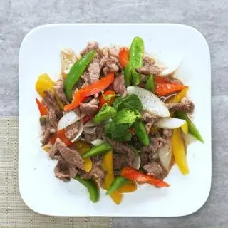 Hình ảnh BÒ XÀO HÀNH TÂY ỚT CHUÔNG