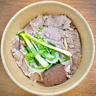 Hình ảnh Bún bò nạm