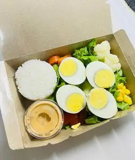 Hình ảnh Cơm trắng + Trứng gà luộc