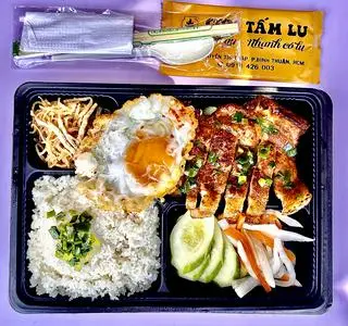 Hình ảnh Cơm tấm sườn -bì- trứng