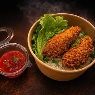 Hình ảnh Cơm cánh gà chiên giòn sốt mắm