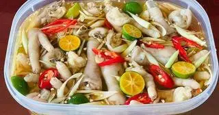 Hình ảnh chân gà ngâm sả tắc