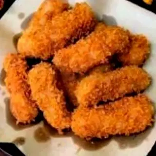 Hình ảnh Mì Trộn Nem Chua Rán
