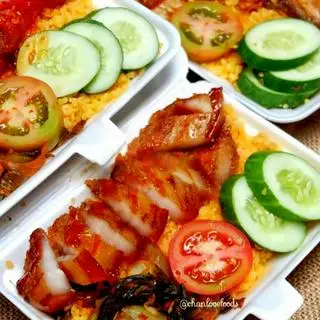 Hình ảnh cơm ba rọi chiên mắm tỏi