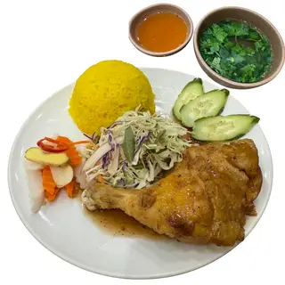 Hình ảnh Cơm Gà Đùi Chiên Sốt Me Thái