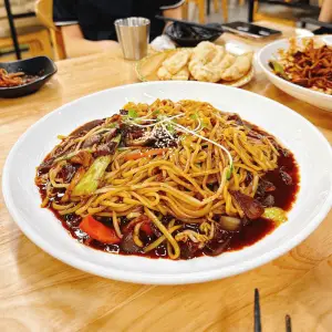 Hình ảnh Mì Tương Đen Cay Đặc Biệt