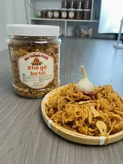 Hình ảnh Khô gà bơ tỏi (hủ) 500gr