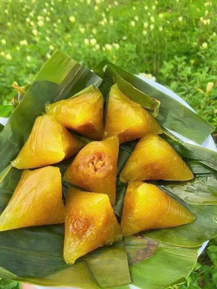 Hình ảnh BÁNH Ú TRO LÁ TRE ( phần nhỏ 5 cái )