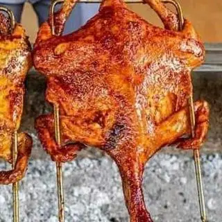 Hình ảnh Gà Nướng Nguyên Con