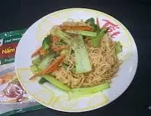 Hình ảnh Mì gói xào rau củ