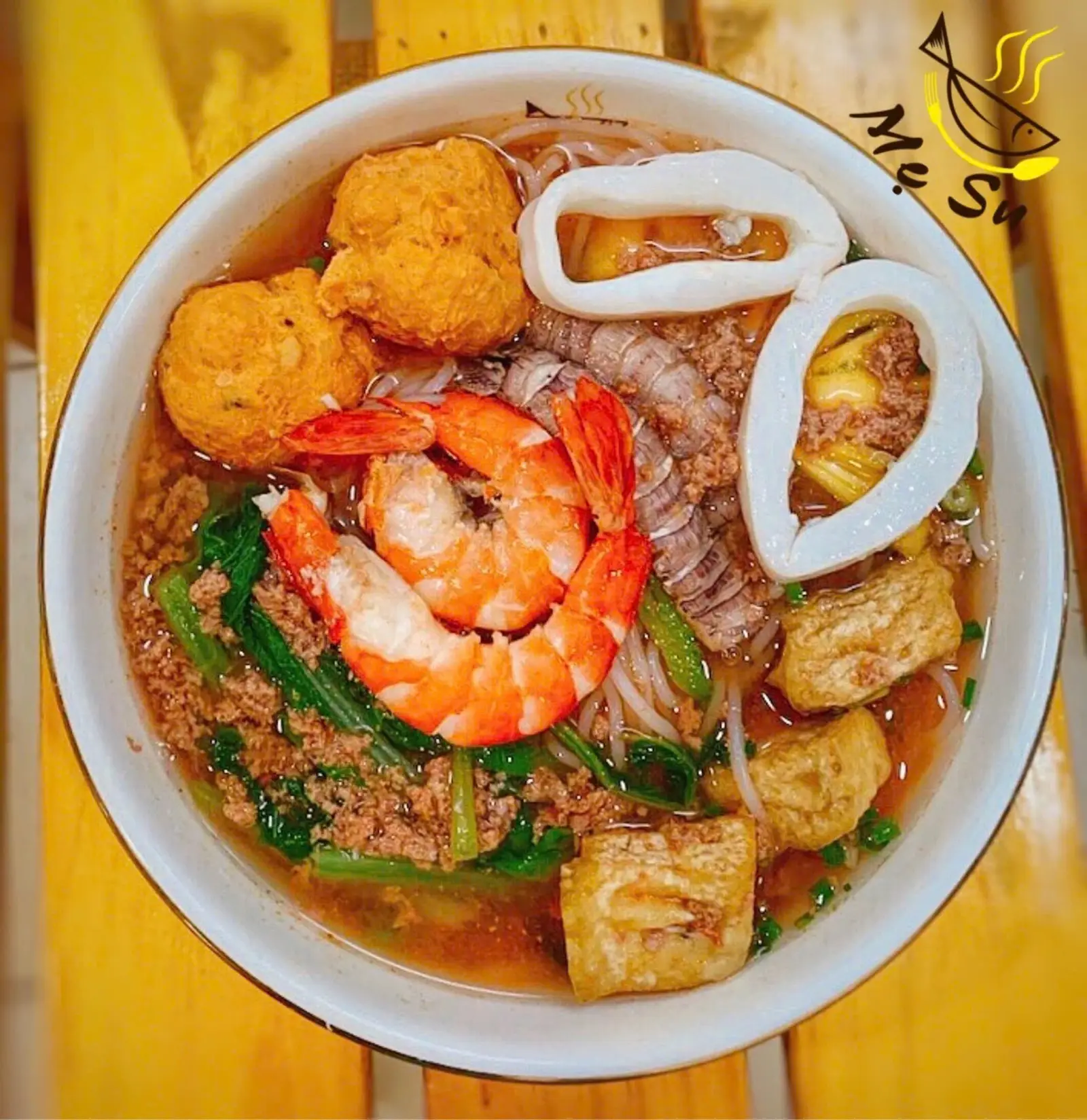 Hình ảnh Bánh đa hải sản đầy đủ