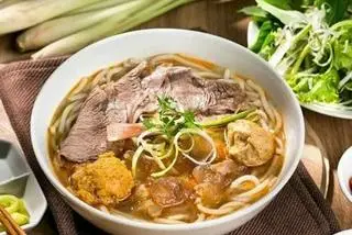 Hình ảnh Bún Bò Huế nạm gân viên