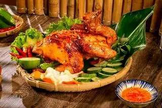 Hình ảnh combo gà nướng mắn nhỉ cơm lam bánh bao
