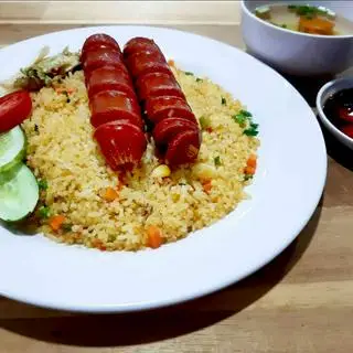 Hình ảnh Cơm chiên - 2 cây xúc xích