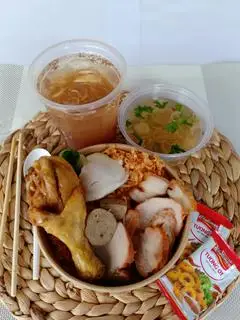 Hình ảnh Mì đặc biệt súp trứng + trà tắc