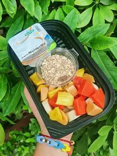 Hình ảnh Salad yến mạch trái cây sữa chua