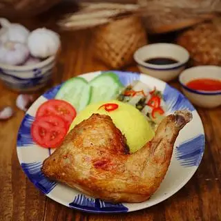 Hình ảnh Cơm Gà Xối Mỡ Truyền Thống (Đùi Góc 4) 