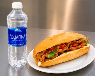 Hình ảnh Combo 1 Bánh mì chả cá + 1  nước tinh khiết Aquafina 