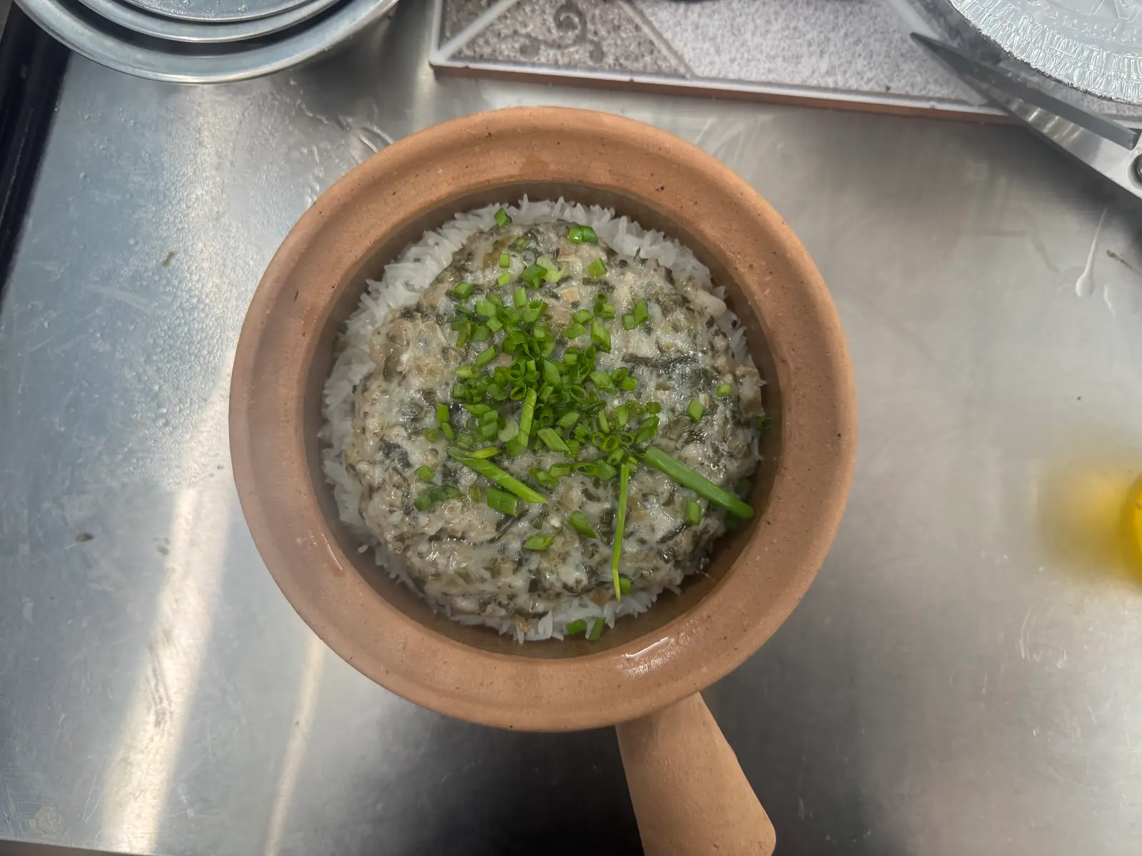 Hình ảnh Cơm niêu thịt chưng cải mặn 梅菜肉饼煲仔飯