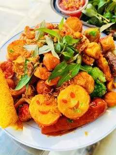 Hình ảnh Thập cẩm cá viên no căng