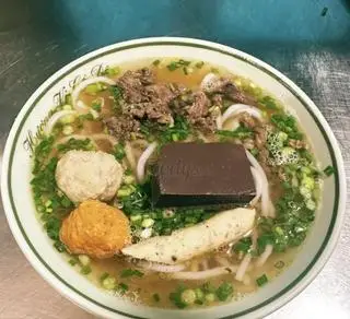 Hình ảnh Bún Bò Huế Tô Vừa Không Móng