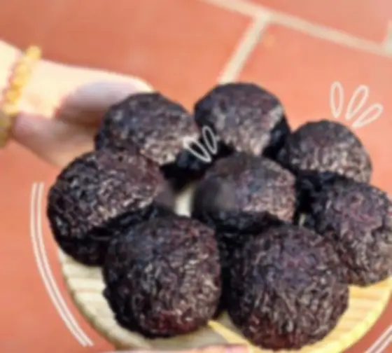 Hình ảnh Bánh khúc gạo lứt nhân đậu gà 1 chiếc