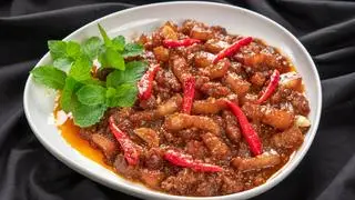 Hình ảnh CƠM BA RỌI XÀO MẮM RUỐC