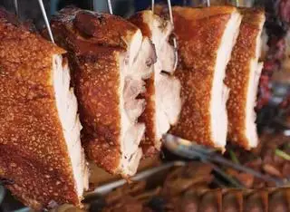 Hình ảnh Thịt đùi quay da giòn mật ong - 500gram