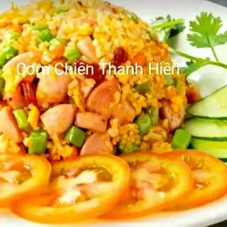 Hình ảnh Cơm chiên dương châu - trứng ốp la - lạp xưởng thêm