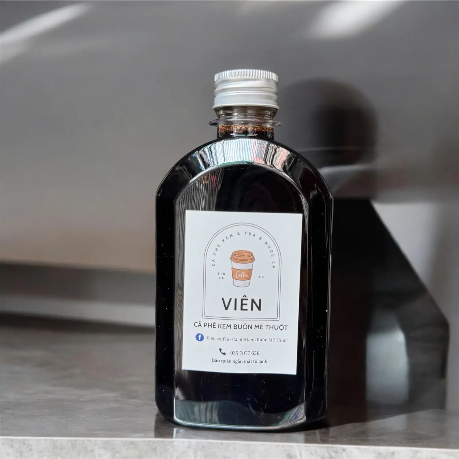 Hình ảnh Cà phê đen chai 330ml