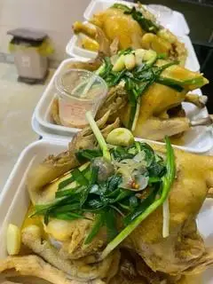 Hình ảnh GÀ HẤP HÀNH 1/2 CON ( CHẶT SẴN)