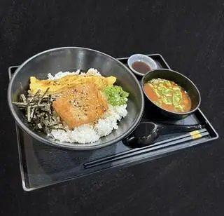Hình ảnh Cơm cá hồi sốt Teriyaki