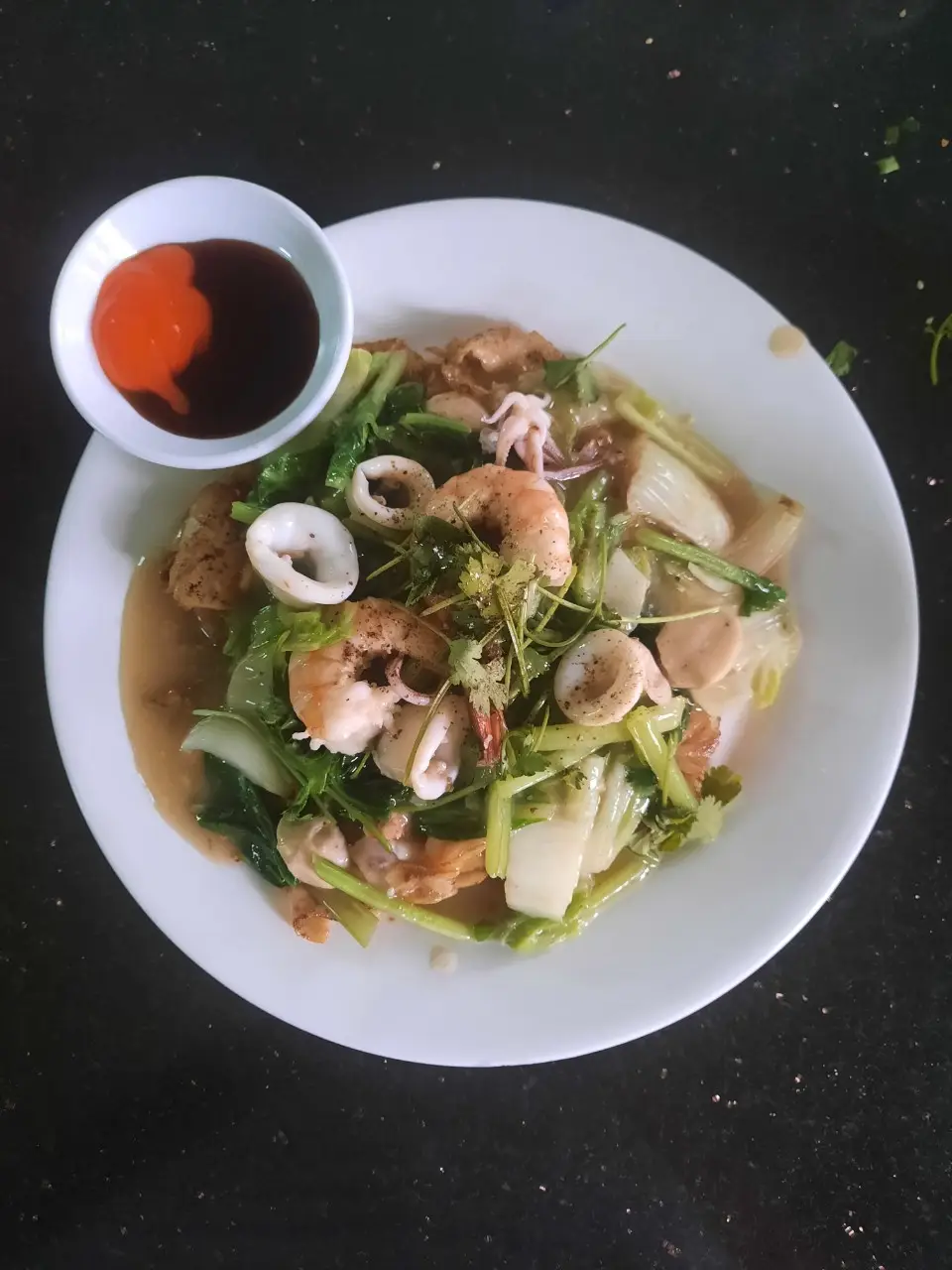 Hình ảnh Mì mềm - mì tươi xào thập cẩm