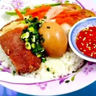 Hình ảnh Cơm thit kho trứng