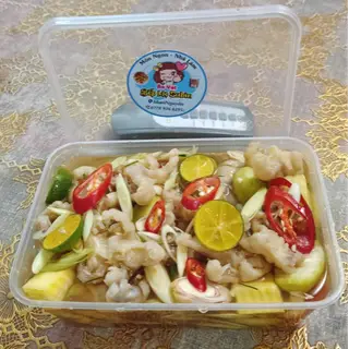 Hình ảnh Chân gà ngâm sả tắc - Hộp 800g