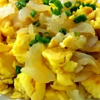 Hình ảnh Cơm trứng chiên hành tây