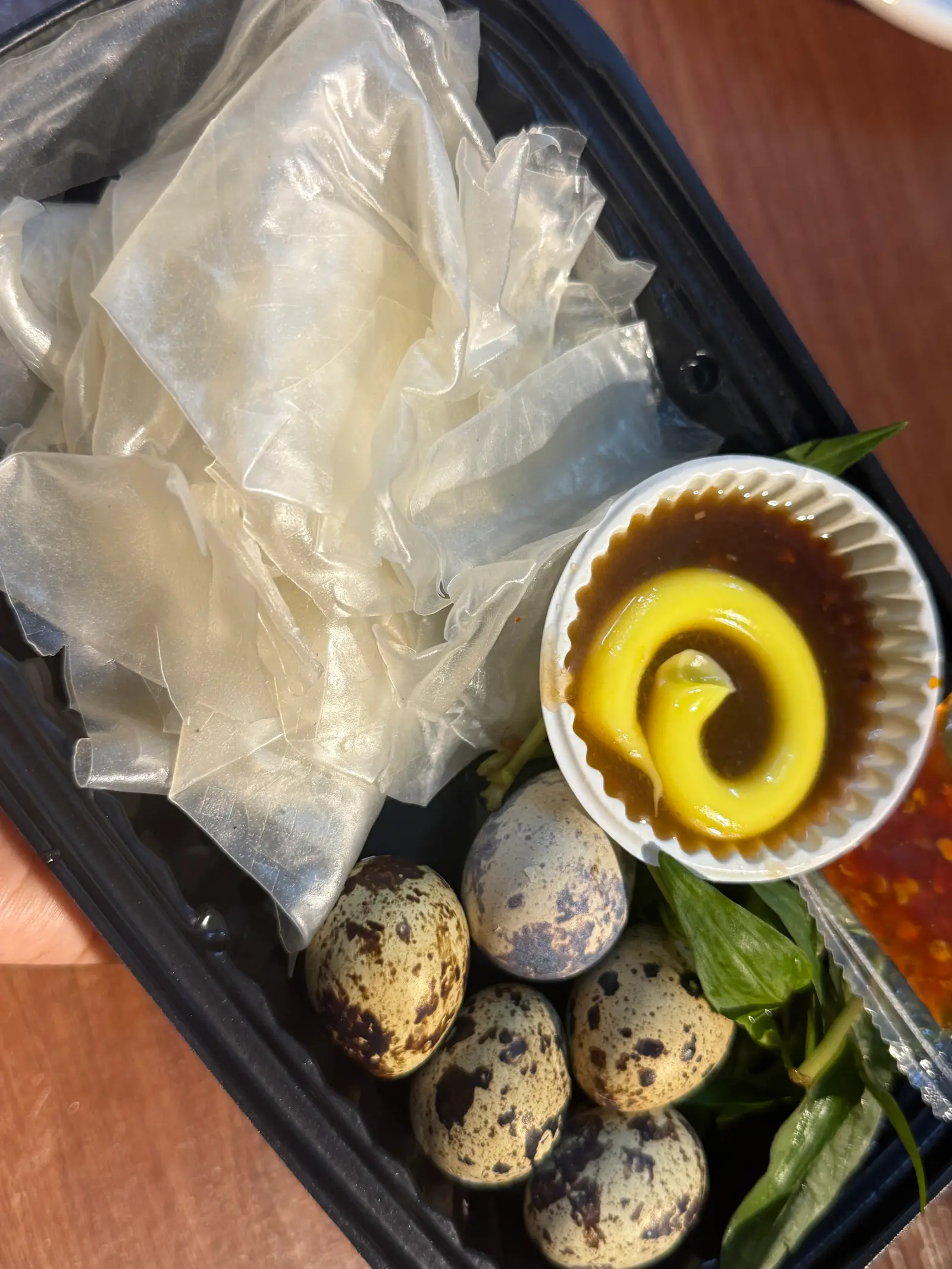 Hình ảnh Bánh tráng phơi sương chấm sốt me bơ