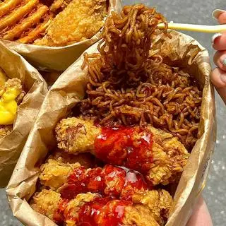 Hình ảnh Mỳ ý thơm bolognese +1 đùi cánh