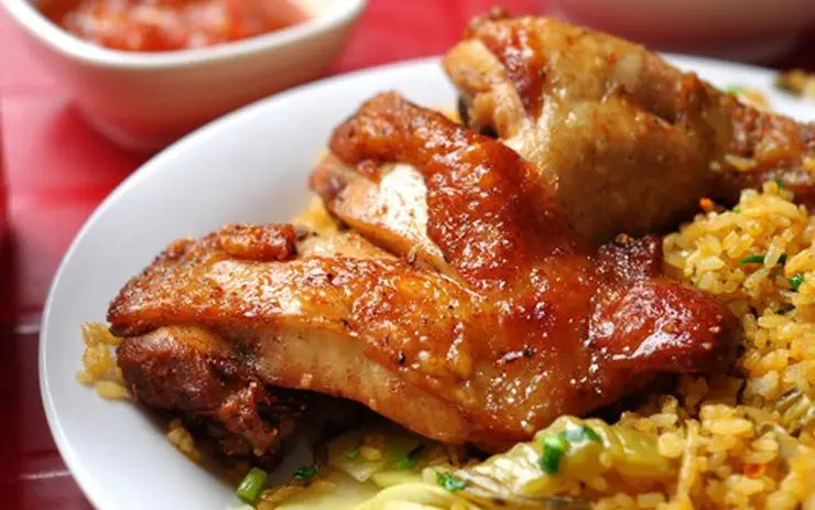 Hình ảnh Cơm rang gà nguyên đùi