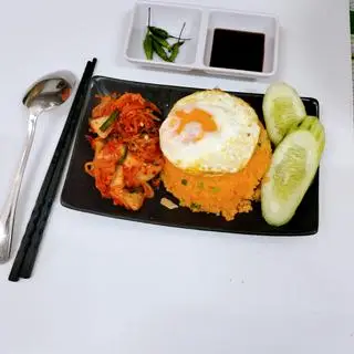 Hình ảnh cơm chiên kim chi trứng ốp la