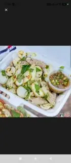 Hình ảnh Chả bò trứng cút trộn cóc xoài tặng kèm bánh phồng tôm 